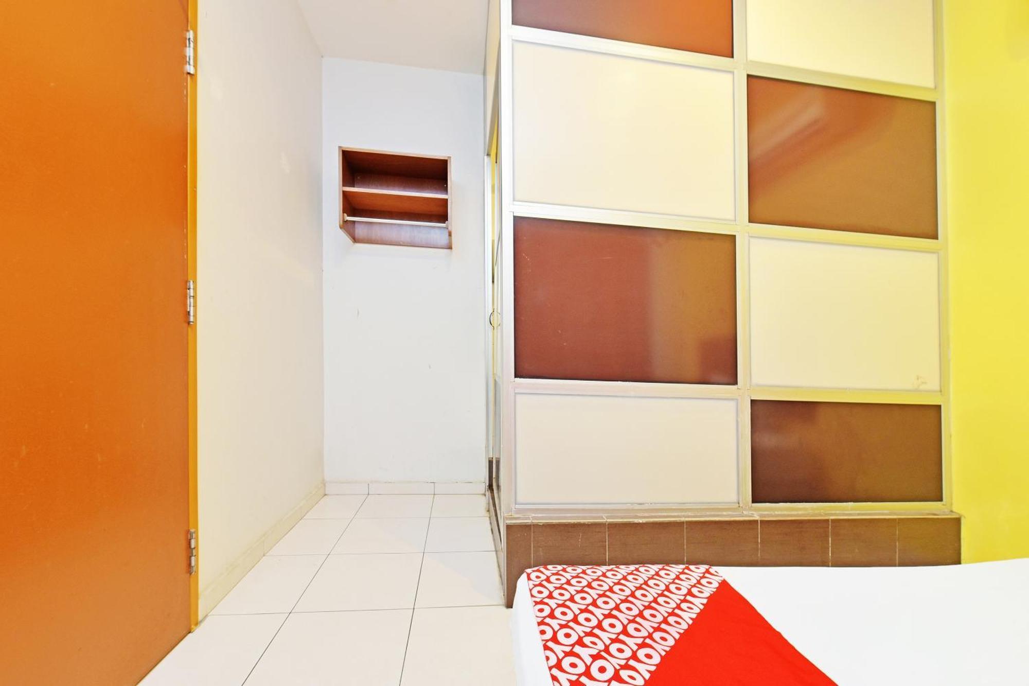 Oyo 582 Hotel Walk Inn Kampong Pasir Puteh  Exteriör bild