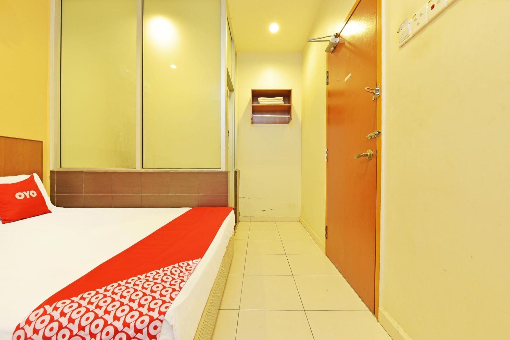 Oyo 582 Hotel Walk Inn Kampong Pasir Puteh  Exteriör bild