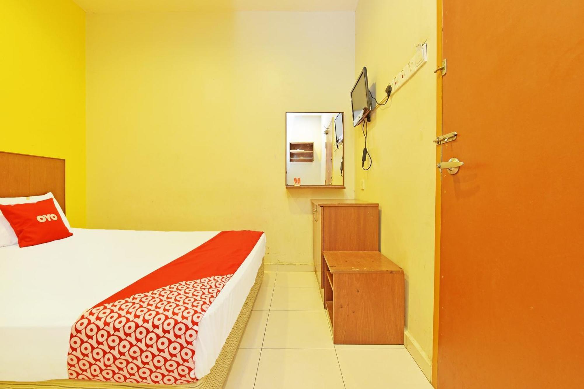 Oyo 582 Hotel Walk Inn Kampong Pasir Puteh  Exteriör bild