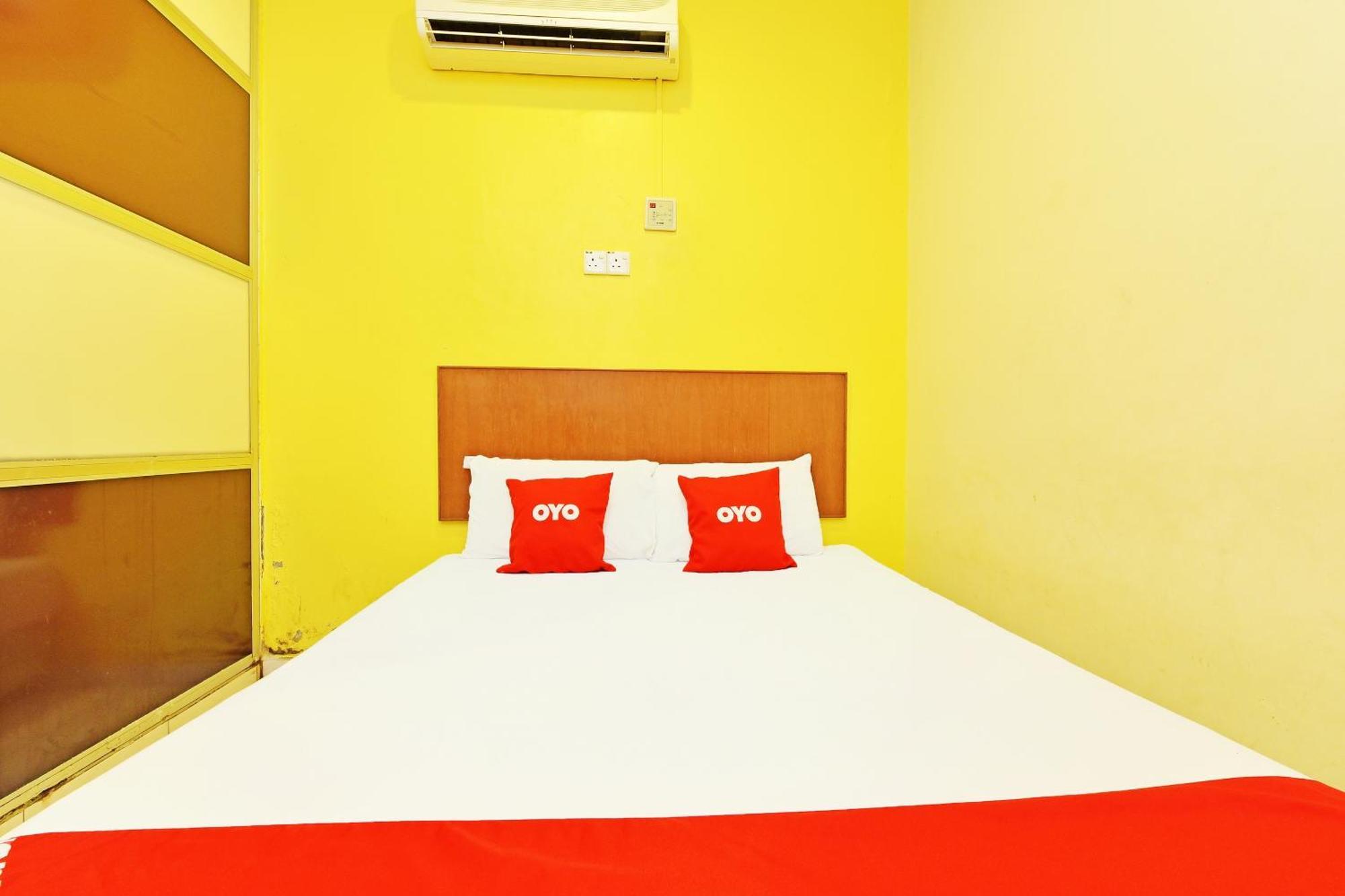 Oyo 582 Hotel Walk Inn Kampong Pasir Puteh  Exteriör bild