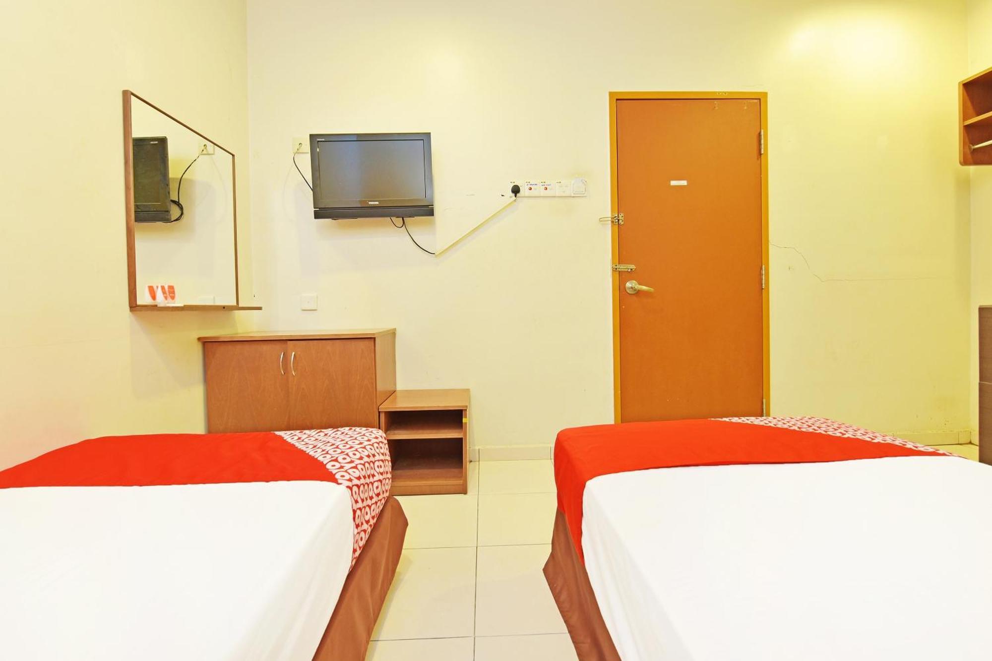 Oyo 582 Hotel Walk Inn Kampong Pasir Puteh  Exteriör bild