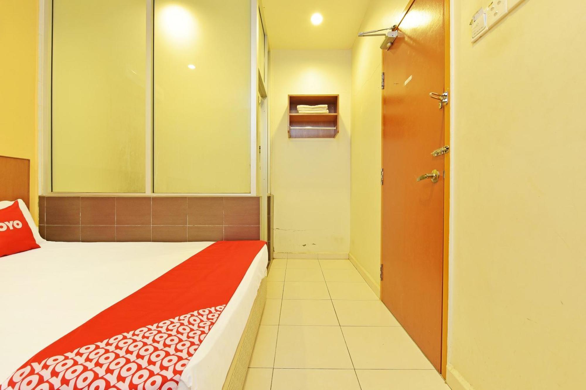 Oyo 582 Hotel Walk Inn Kampong Pasir Puteh  Exteriör bild