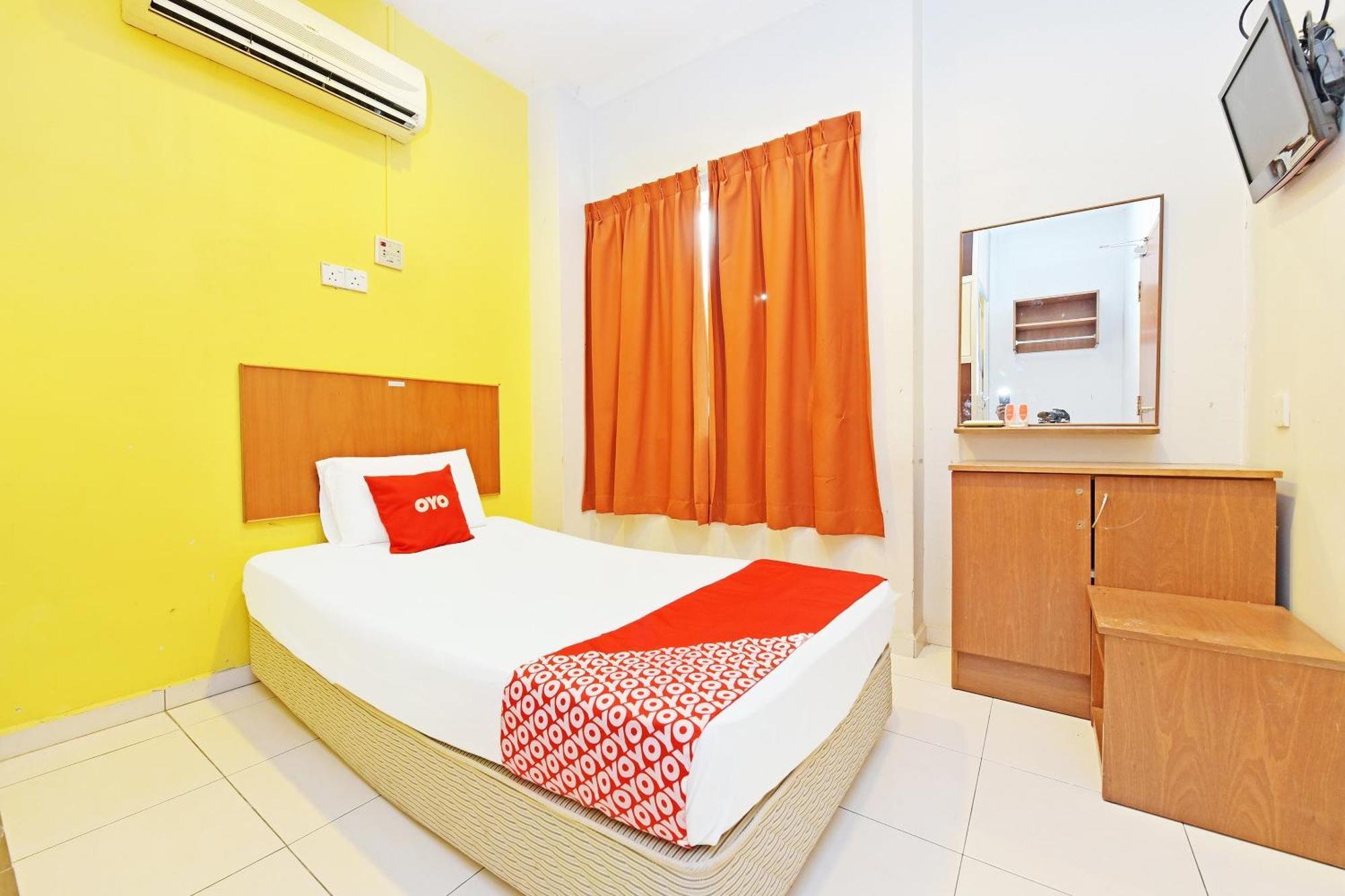 Oyo 582 Hotel Walk Inn Kampong Pasir Puteh  Exteriör bild