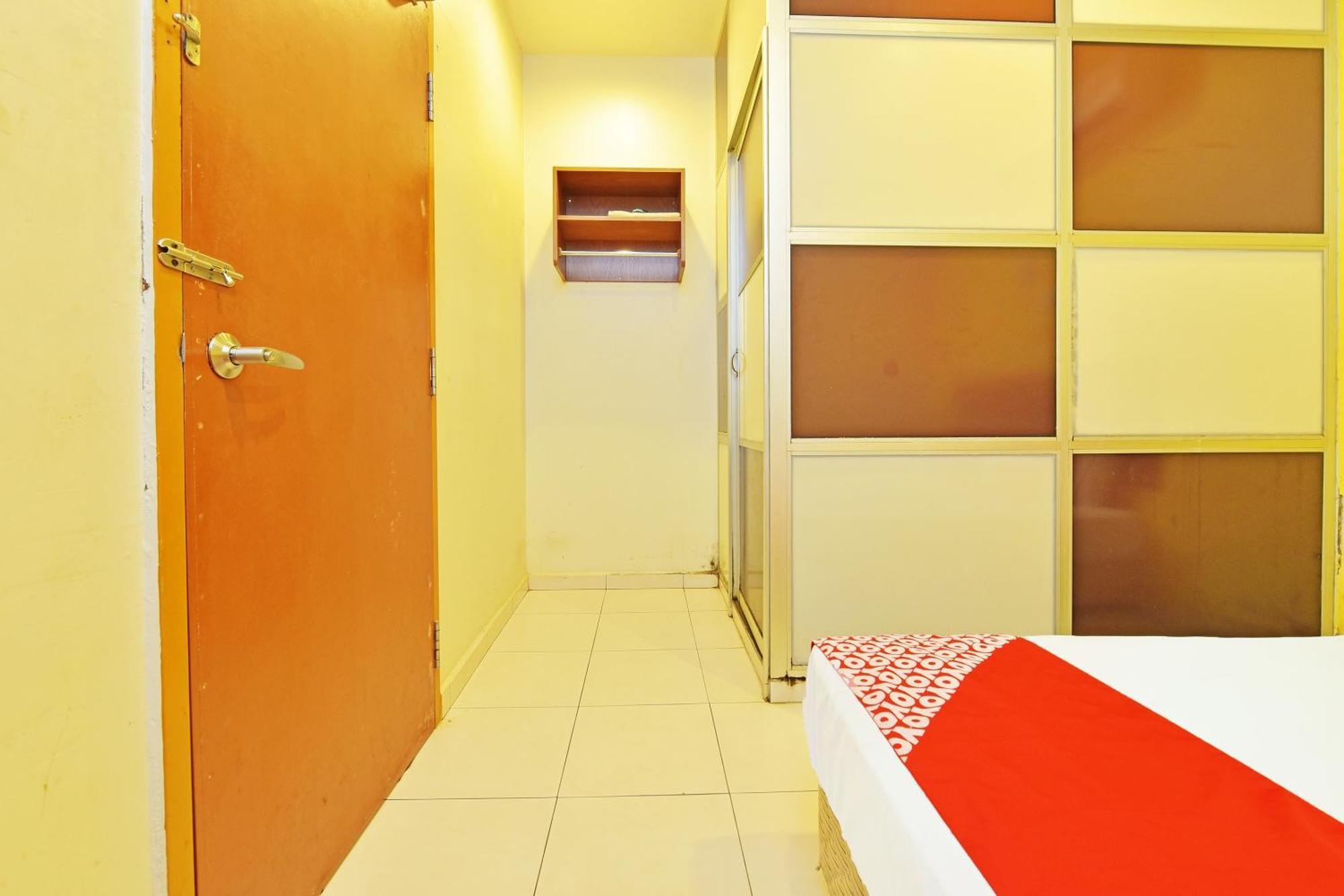 Oyo 582 Hotel Walk Inn Kampong Pasir Puteh  Exteriör bild