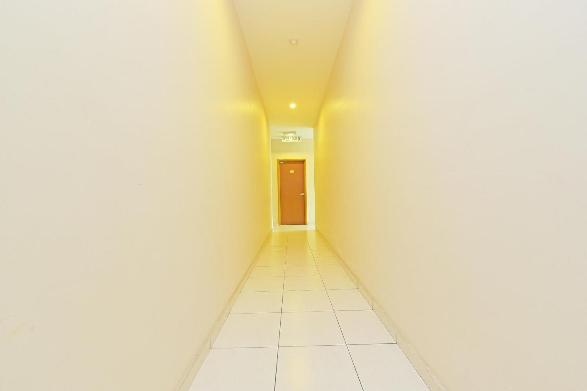Oyo 582 Hotel Walk Inn Kampong Pasir Puteh  Exteriör bild