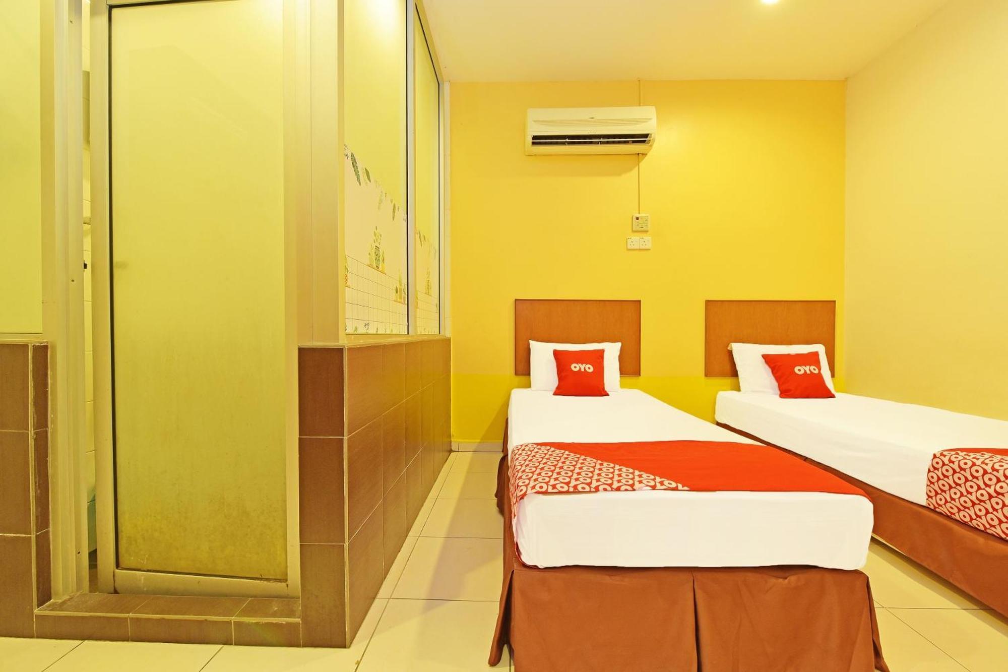Oyo 582 Hotel Walk Inn Kampong Pasir Puteh  Exteriör bild