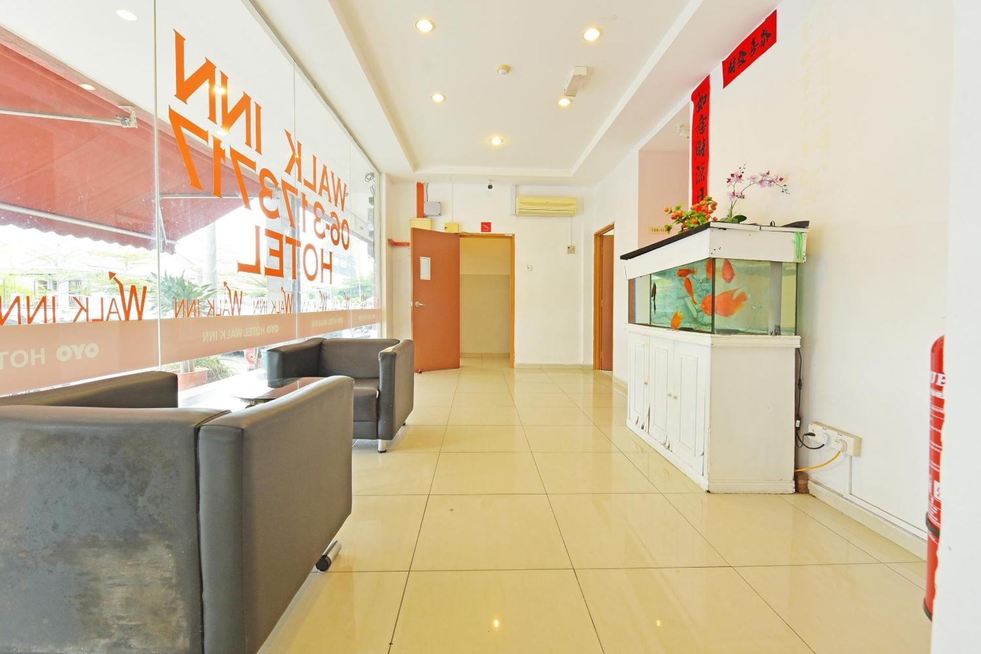 Oyo 582 Hotel Walk Inn Kampong Pasir Puteh  Exteriör bild