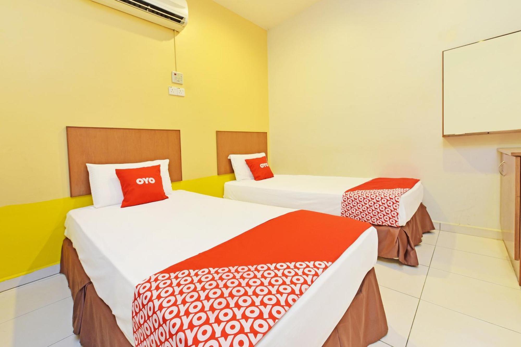 Oyo 582 Hotel Walk Inn Kampong Pasir Puteh  Exteriör bild